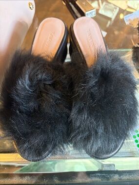 Taryn Rose Black Faux Fur Slide Sandals